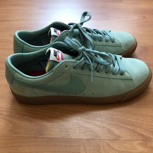Supreme x Nike SB Blazer Low 9.5